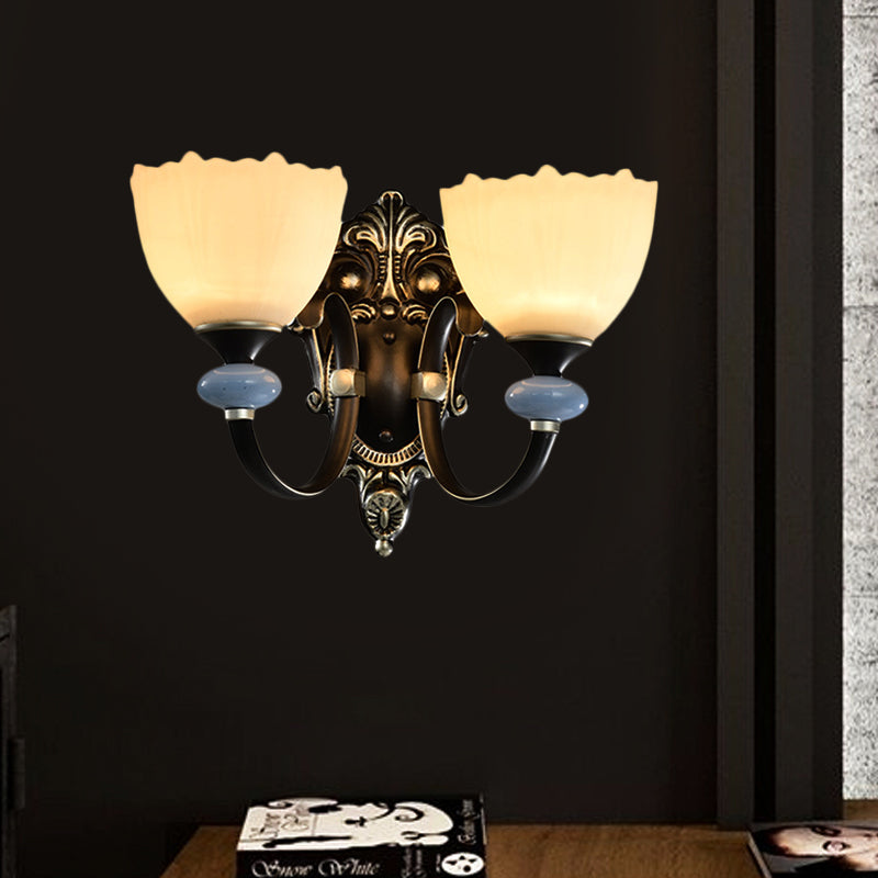 Frendorf | 1/2-Head Wandleuchte Landhaus Flur Wandbeleuchtung mit Schalen aus satiniertem Glas in Schwarz