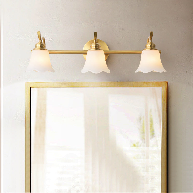 Frendorf | 2/3 Lampen Vanity Wand Licht Traditionelle Badezimmer Wand Sconces Lampe mit Blumen Creme Glas Schirm in Messing