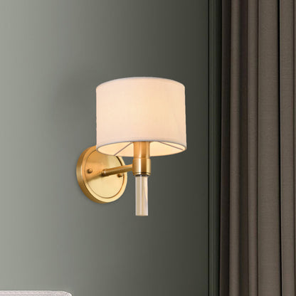 Frendorf | 1 Kopf Wandmontierte Lampe Rustikaler Trommel Schirm Stoff Wandleuchte in Messing für Wohnzimmer
