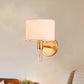 Frendorf | 1 Kopf Wandmontierte Lampe Rustikaler Trommel Schirm Stoff Wandleuchte in Messing für Wohnzimmer