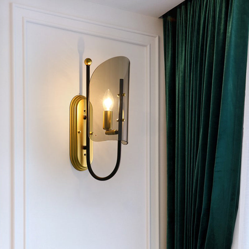 Frendorf | 1-Licht Flur Wandlampe Mid Century Schwarz-Messing Wandleuchte mit geschwungenem rauchgrauem Glasschirm