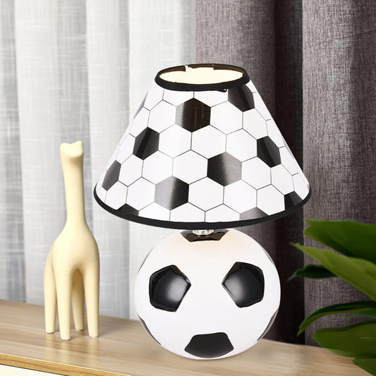 Frendorf | StrikerShade – Fußball keramische Schreibtischlampe