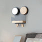 Frendorf | Schießkamera Wandlampe Nordic Eisen Grau/Weiß-Holz LED Flush Wand Sconce mit Regal-Funktion