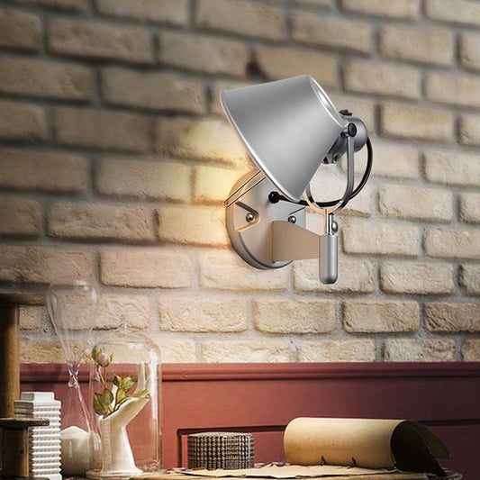 Frendorf | Metalen Truncated Cone Taak Wandlamp Industrieel Enkele Nachttafel Wandmontage Licht met Verstelbare Arm in Zwart/Zilver