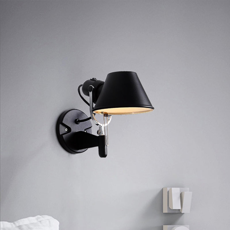 Frendorf | Metalen Truncated Cone Taak Wandlamp Industrieel Enkele Nachttafel Wandmontage Licht met Verstelbare Arm in Zwart/Zilver