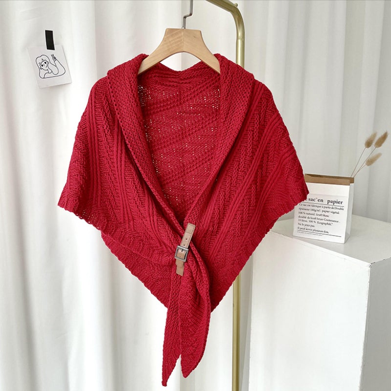 Frendorf | Dreieckiger Strickschal mit Leder-Schlaufe