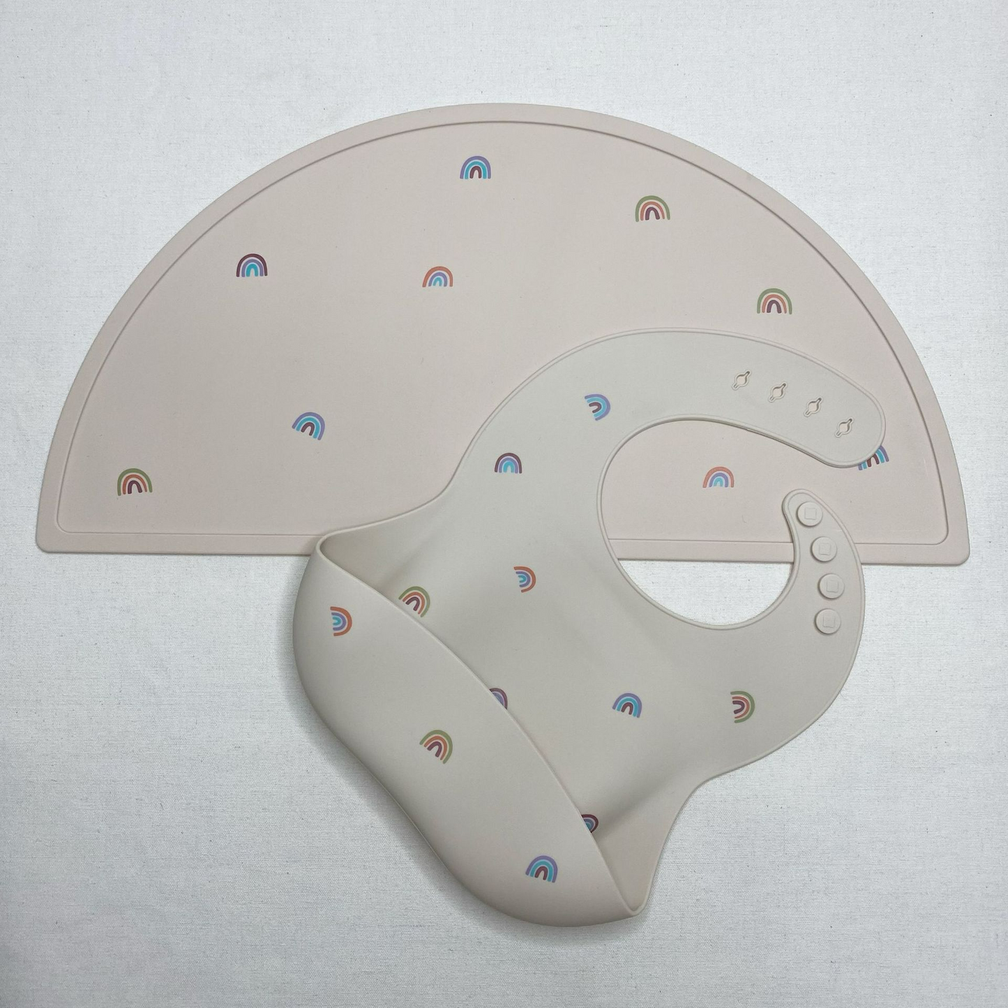 Frendorf | Silikon Platzset für Kinder – Rutschfeste Tischunterlage in Halbmondform