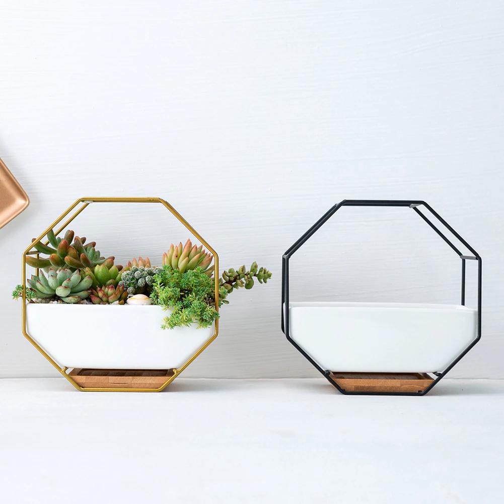 Frendorf | GeoFrame Keramik Wandpflanztopf mit Metallrahmen | Octagon Design