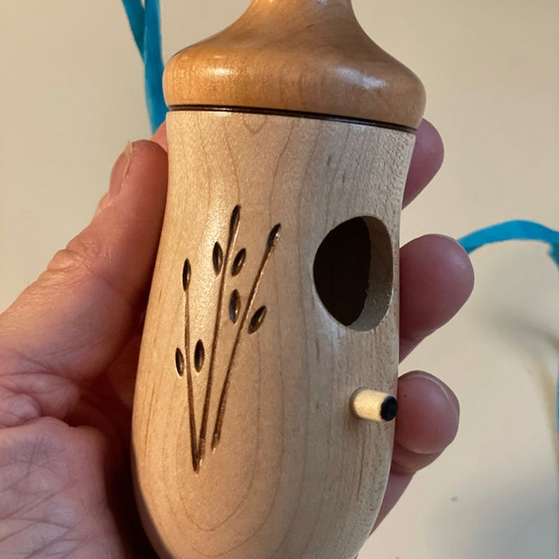 Frendorf | Holzhängematte Kolibrihaus - Geschenk für Naturliebhaber