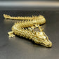 Goldener Drache mit beweglichen Gelenken