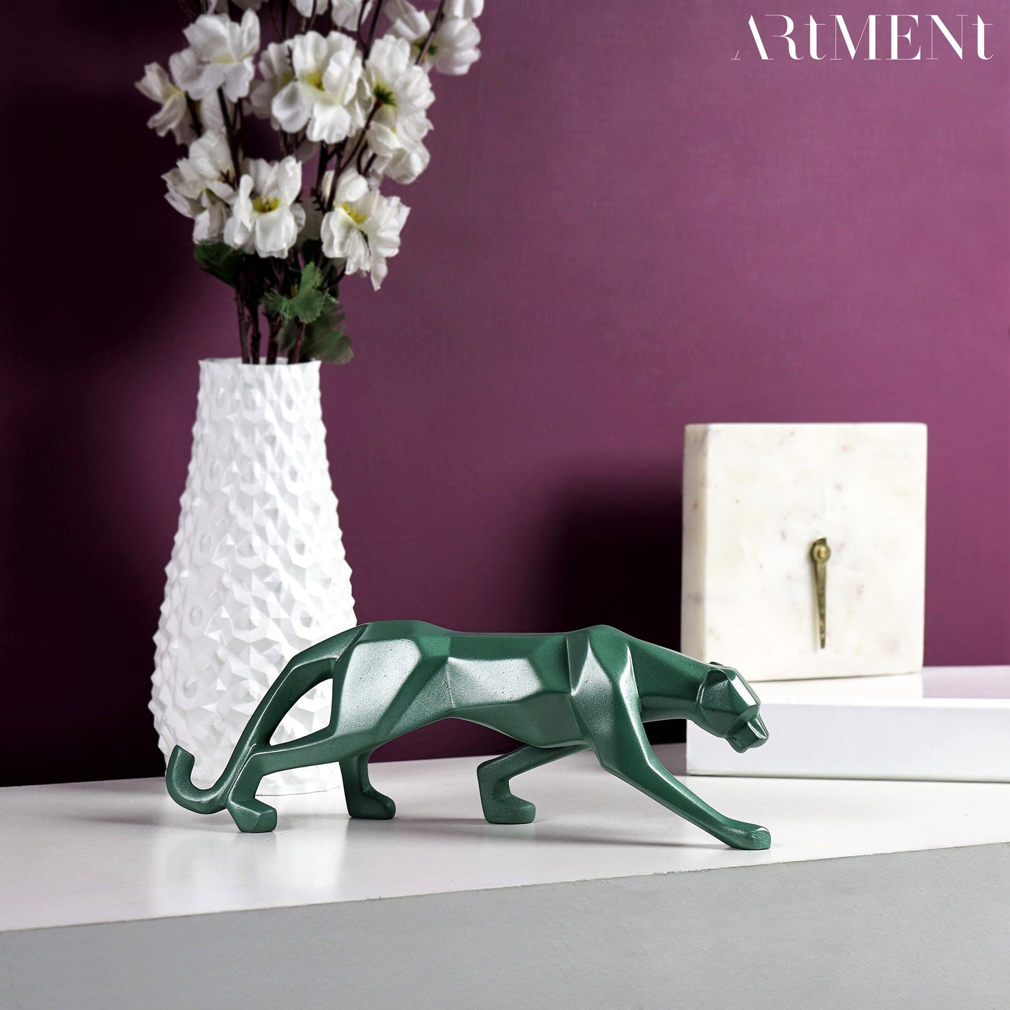 Geometrische Pantherstatue der modernen Kunst