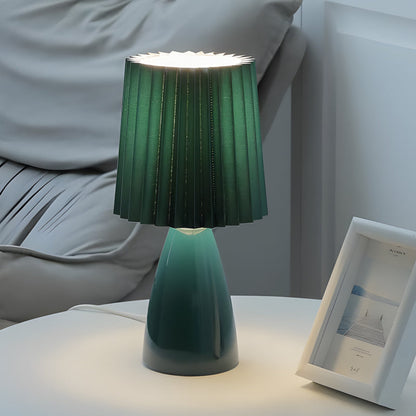 Frendorf | LumiElegance – Moderne Tischlampe mit plissiertem Stoffschirm