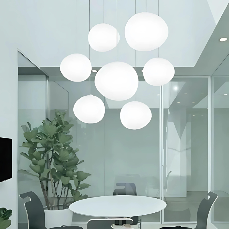 Elegante Glas-Kiesel-Pendelleuchte
