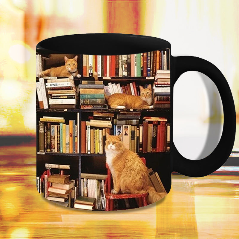 Frendorf | Bücherregal Keramikkaffeebecher - Geschenk für Katzenbuchliebhaber