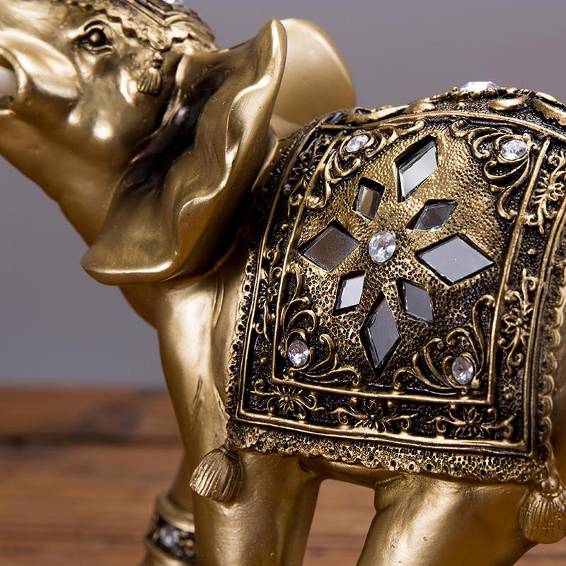 Frendorf | Goldener Elefant Statue