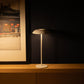 IronShine | Elegante & Wiederaufladbare Tischlampe