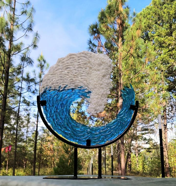 Ozeanwelle - Skulptur aus geschmolzenem Glas