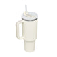 40 Oz Tumbler mit Griff Strohhalm isoliert