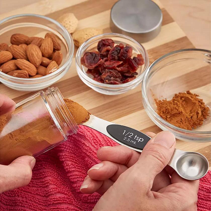 Frendorf | 8-teilig: Edelstahl Magnetische Messlöffel Set