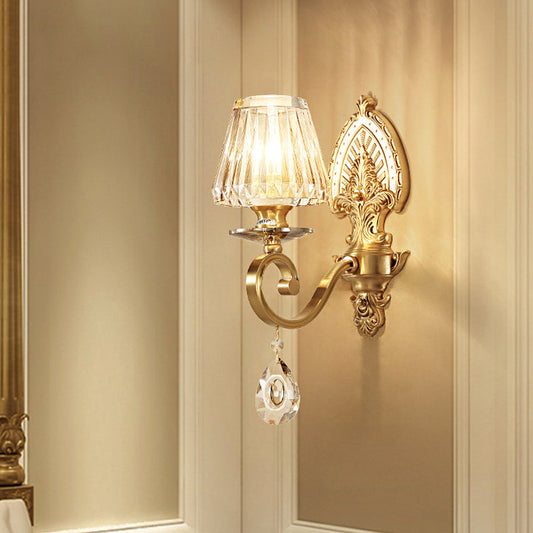Frendorf | 1-Bulb Wandmontageverlichting Landelijke Stijl Kegel Facet Kristal Wandlamp Fixture in Goud met Draaivind Arm