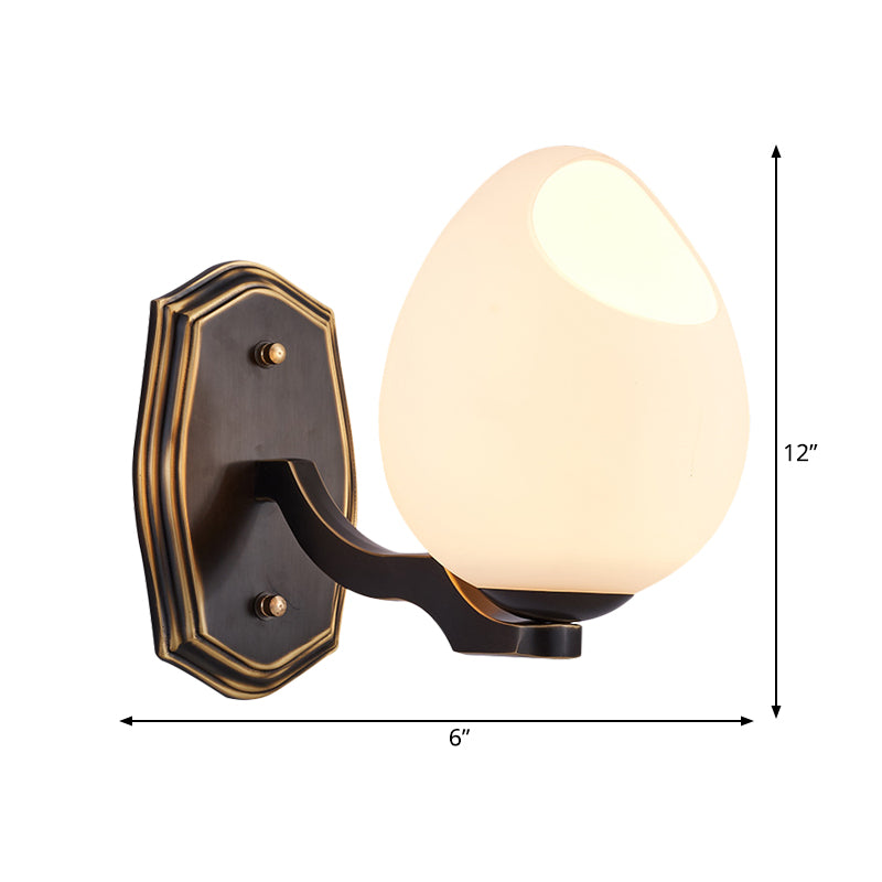 Frendorf | Traditionalist Ei-achtige Wandlamp Verlichting 1 Licht Witte Gezuurde Glazen Wandlamp in Zwart