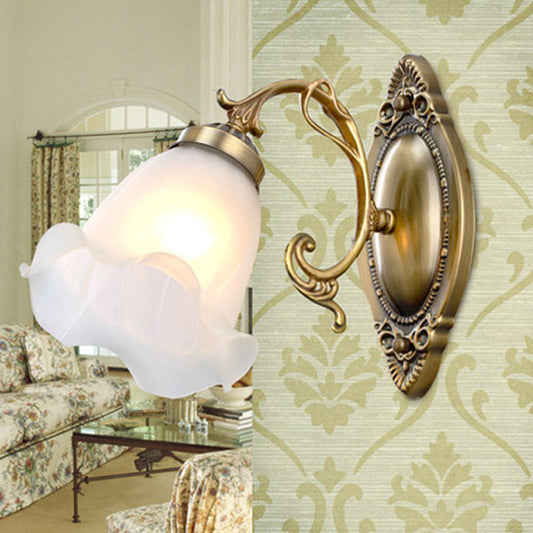 Frendorf | 1 Licht Opal Glas Wandverlichting Idee Traditionele Messing/Bronzen Afwerking Bloem Binnen Wandlamp
