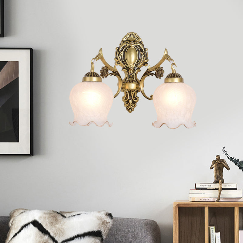 Frendorf | Antiqued Flower Wandmontage Verlichting 1/2-Kop Opal Glas Wandlamp Fixture in Brons voor Slaapkamer