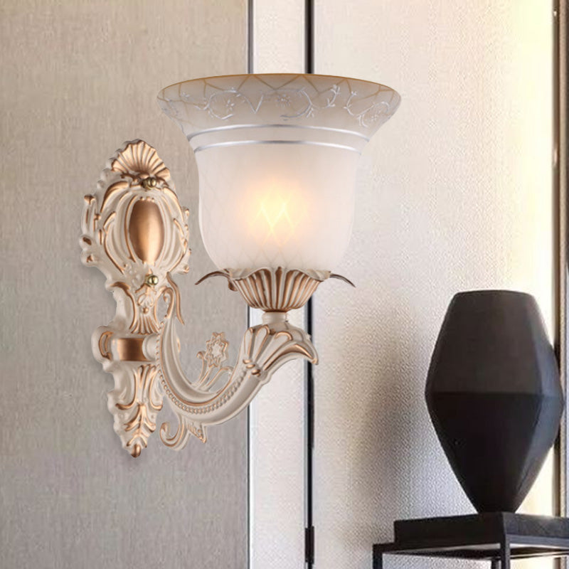 Frendorf | Metalen Beige Wandverlichting Fixture Curvy Arm 1/2-Licht Antieke Wandlamp met Bel Witte Glazen Schaduw