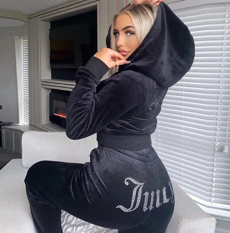 Frendorf | Saftiges Sweatshirt und Hosen mit Diamanten