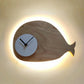 Frendorf | Schwarz/Weiß/Beige Wal Wandbeleuchtung Cartoon Holz LED Wandlampe mit/ohne Uhr in Warm/Weiß Licht