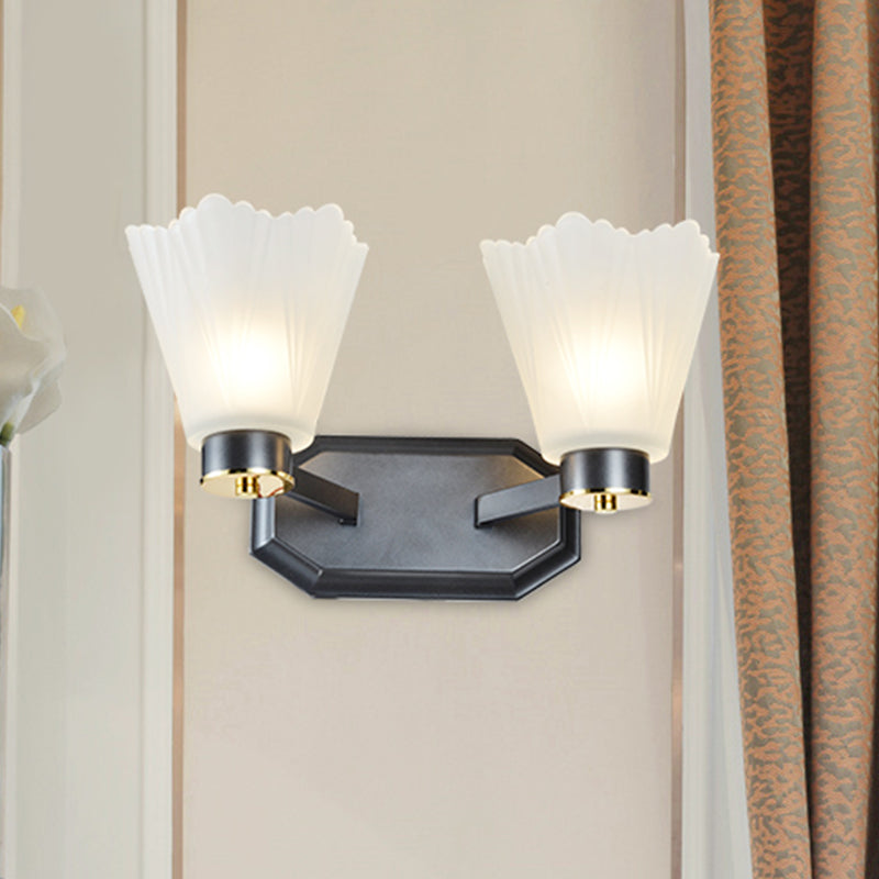 Frendorf | Tapered Milkglas Wandverlichting Retro 1/2 Bulbs Woonkamer Wandlamp in Zwart met Metalen Rechte Arm