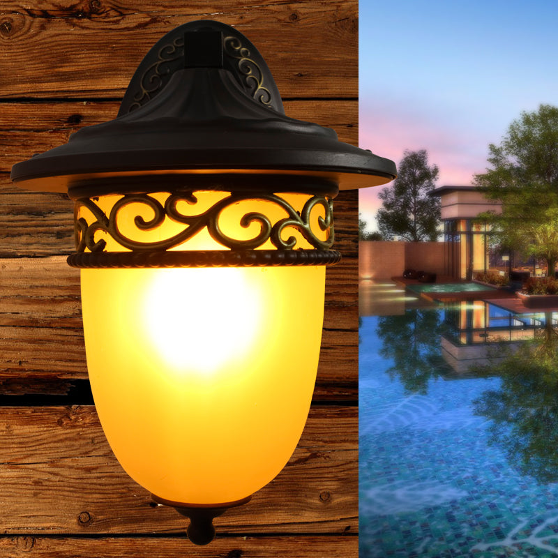 Frendorf | 1-Head Wandmontage Licht Rustic Verlengd Koepel Bevroren Glas Wandlamp in Zwart voor Buiten