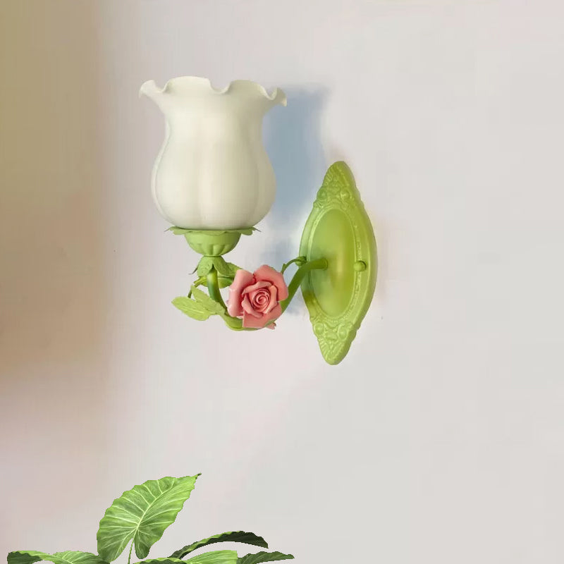 Frendorf | 1 Lichtsconces Lichtarmatuur met Bloem Glas Rustieke Slaapkamer Wandlamp met Bloei Deco in Wit/Groen