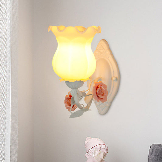 Frendorf | 1 Lichtsconces Lichtarmatuur met Bloem Glas Rustieke Slaapkamer Wandlamp met Bloei Deco in Wit/Groen