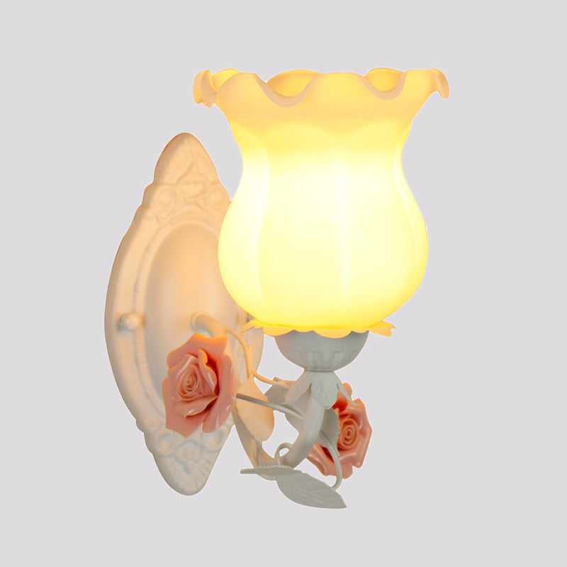 Frendorf | 1 Lichtsconces Lichtarmatuur met Bloem Glas Rustieke Slaapkamer Wandlamp met Bloei Deco in Wit/Groen
