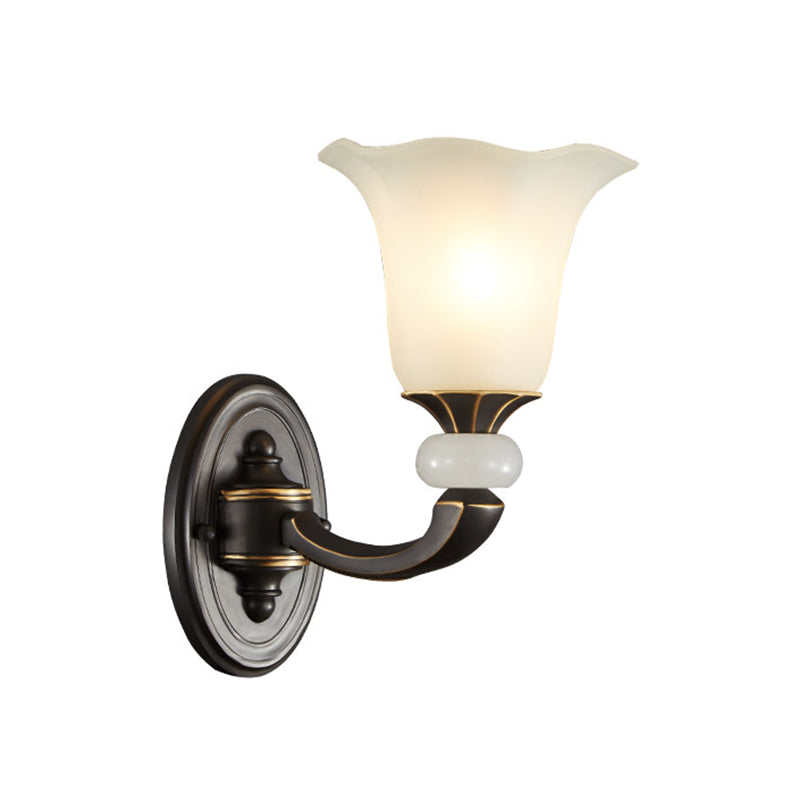 Frendorf | Antiqued Flower Up Wandlamp 1/2-Licht Frosted Glass Wandbevestigde Lamp in Zwart en Goud