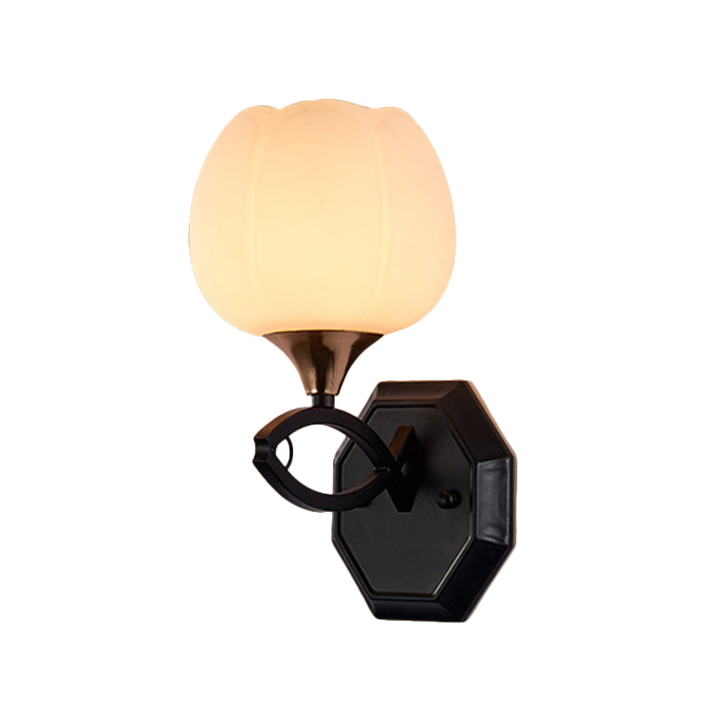 Frendorf | Bud Shape Indoor Wandlamp Verlichting Traditioneel Witte Glas 1 Kop Zwarte Afwerking Wandlamp