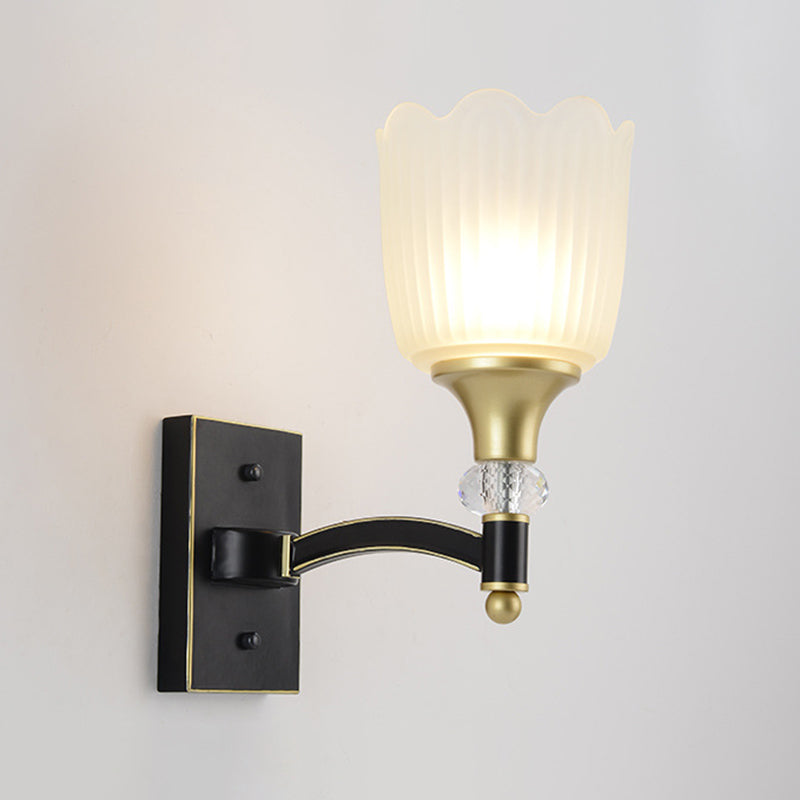 Frendorf | Farmhouse Scalloped Floral Wandverlichting 1/2 Koppen Opal Glas Muurmontage Lamp in Zwart en Goud