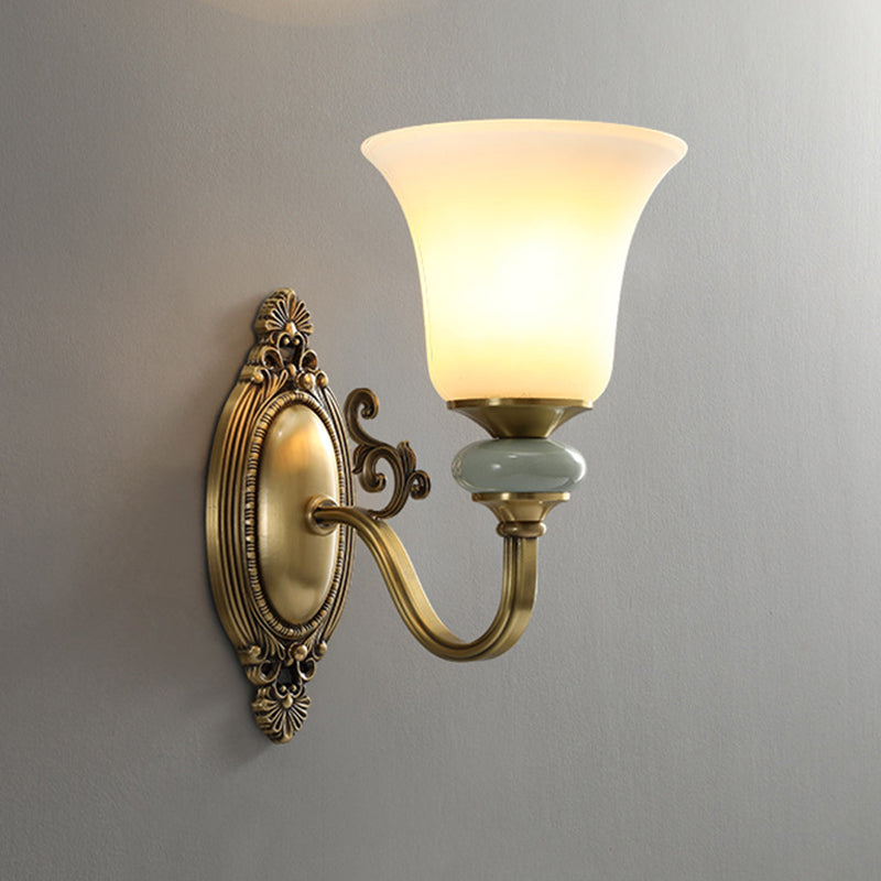 Frendorf | 1/2-Birne Frosted Glas Wandmontage Lampe Vintage Messing Finish Glocke Nachttisch Oben Wandbeleuchtungs Idee