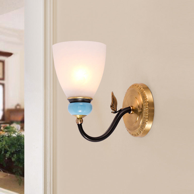 Frendorf | 1 Glühbirne Weiße Glas Wandleuchte Traditionelle Schwarze und Goldene Kegel Ecke Oben Wandlicht Leuchte