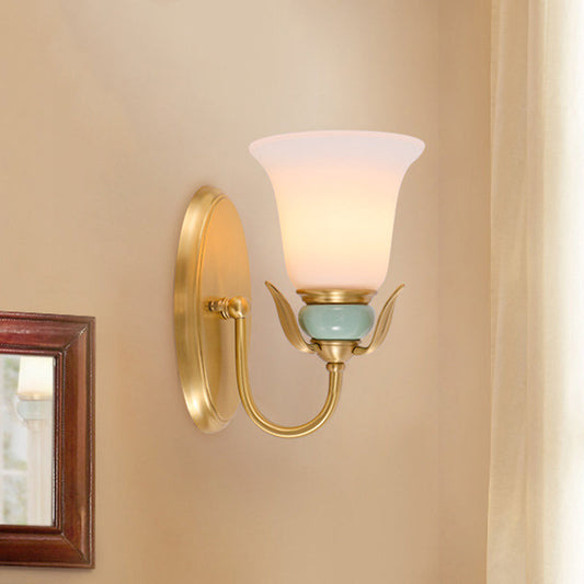 Frendorf | 1/2-Head Wandverlichting Vintage Slaapkamer Wandgemonteerde Lamp Fixture met Bel Witte Opale Glas Shade in Goud