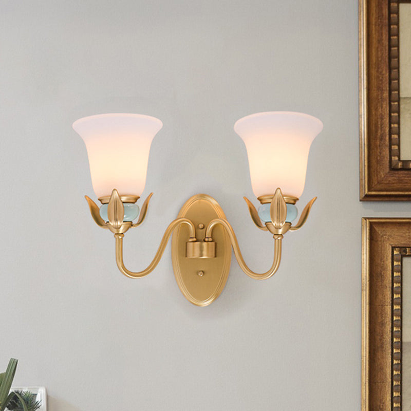 Frendorf | 1/2-Head Wandverlichting Vintage Slaapkamer Wandgemonteerde Lamp Fixture met Bel Witte Opale Glas Shade in Goud