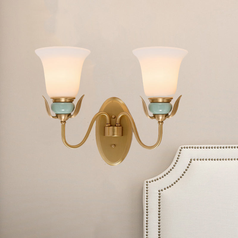 Frendorf | 1/2-Head Wandverlichting Vintage Slaapkamer Wandgemonteerde Lamp Fixture met Bel Witte Opale Glas Shade in Goud