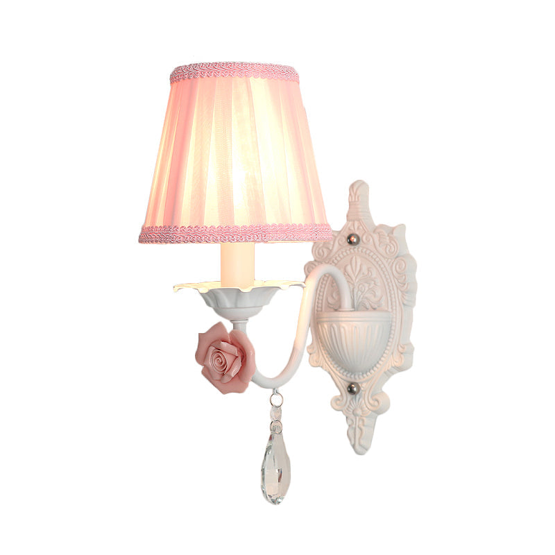 Frendorf | 1/2-Head Geplooide Stof Wandverlichting Pastorale Roze/Blauw Gevlochten Rand Bedlamp met Rozen Decor