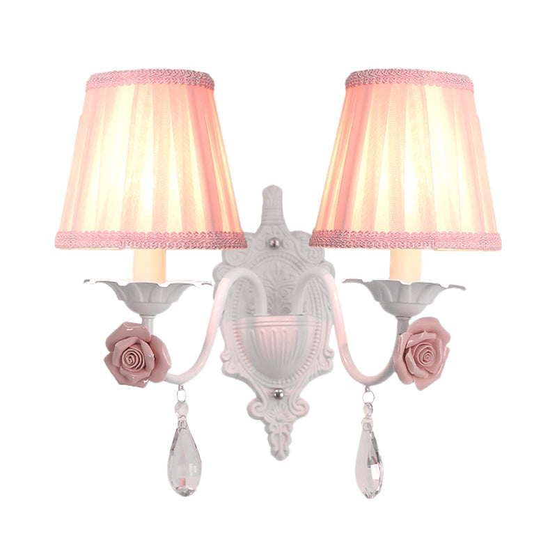 Frendorf | 1/2-Head Geplooide Stof Wandverlichting Pastorale Roze/Blauw Gevlochten Rand Bedlamp met Rozen Decor