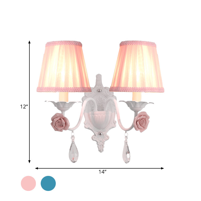 Frendorf | 1/2-Head Geplooide Stof Wandverlichting Pastorale Roze/Blauw Gevlochten Rand Bedlamp met Rozen Decor