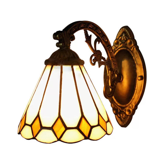 Frendorf | Kegel Mini Wandlamp met Geribbelde Lampenkap 1 Licht Art Glass Tiffany Wandverlichting in Messing