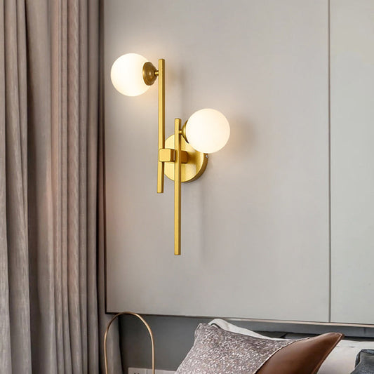 Frendorf | 2 Lichter Wohnzimmer Wandbeleuchtung Post Modern Gold Wandlampe mit Kugel Opalglas Schirm