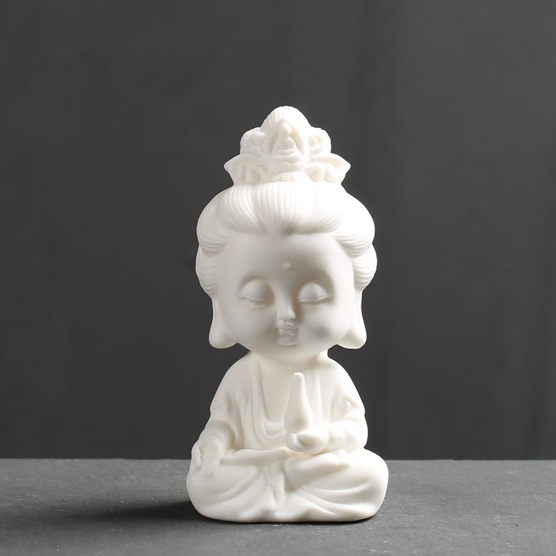 Stiller Buddha aus Keramik