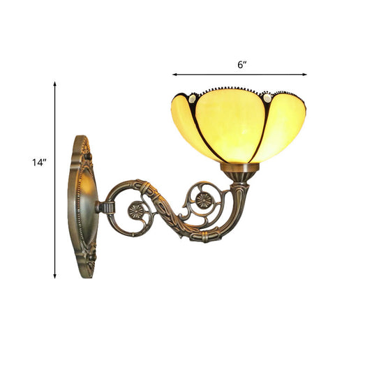 Frendorf | Bronze 1 Licht Wandsconce Licht Barok Beigekleurige Glazen Gekartelde Wandlamp met Gebogen Arm